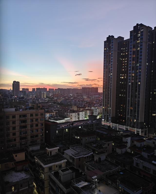 其实有个现象，欧美被中国超过的地方，他们就选择躺平，没有超过的领域他们就选择遏制