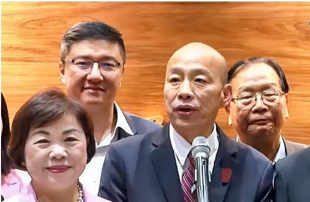 韩国瑜6月27日晚返抵桃园机场，并在机场发表讲话称，“强烈感受到美国国会