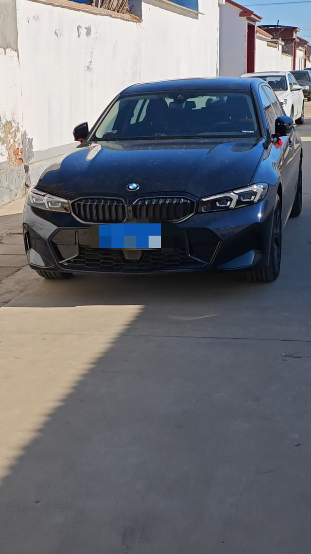 新款330优缺点优点1：动力充沛245p马力给多少油冲哪里跟一般的电车也能