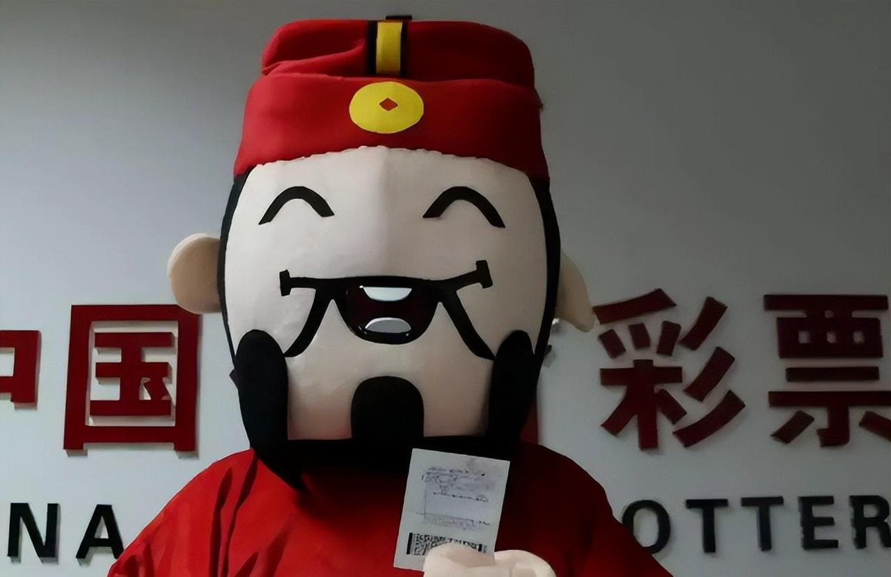 2025年全国彩票卖了六千多亿，三亿多人在买。我身边很多朋友每个月花几十块买几注
