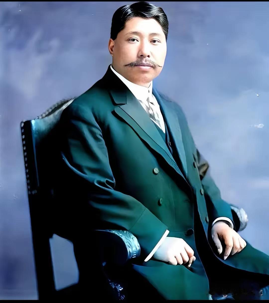 当年的黄兴，是真狠啊！你想想，长沙城一半都是他家的，收租都要跑两天马。结果呢