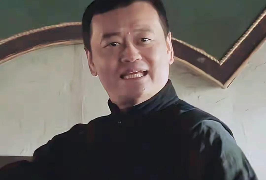 “风筝”里军统六哥郑耀先的得意门生宫庶，这次竟然成了《归队》里神秘的汉奸游世龙，