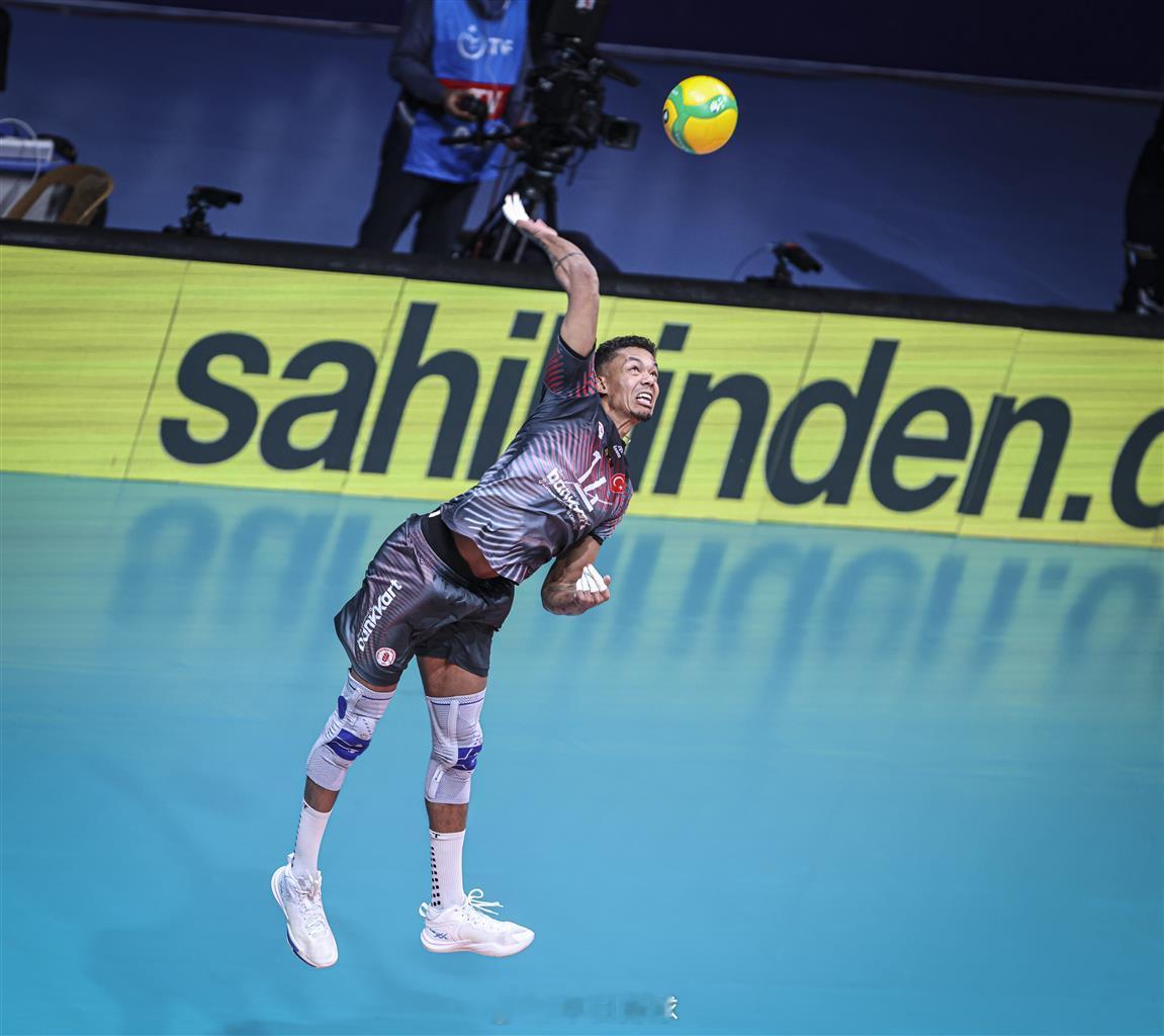 【尼米尔21分男排欧冠农业银行3比0特伦蒂诺】北京时间22日凌晨，2026男排