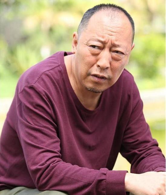 当年，张丰毅给张光北打电话:“叫上倪大红，来香港拍电影！”倪大红却埋怨道:“张丰