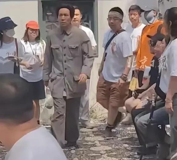 于和伟又想演砸一角色演员的选角色，确实很重要。于和伟演伟人，从形象上看，确实有