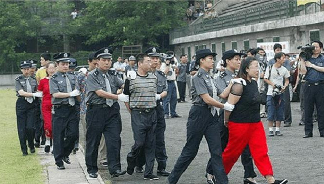 死刑犯临刑前视频曝光,后悔都没用了,千万别知法犯法!