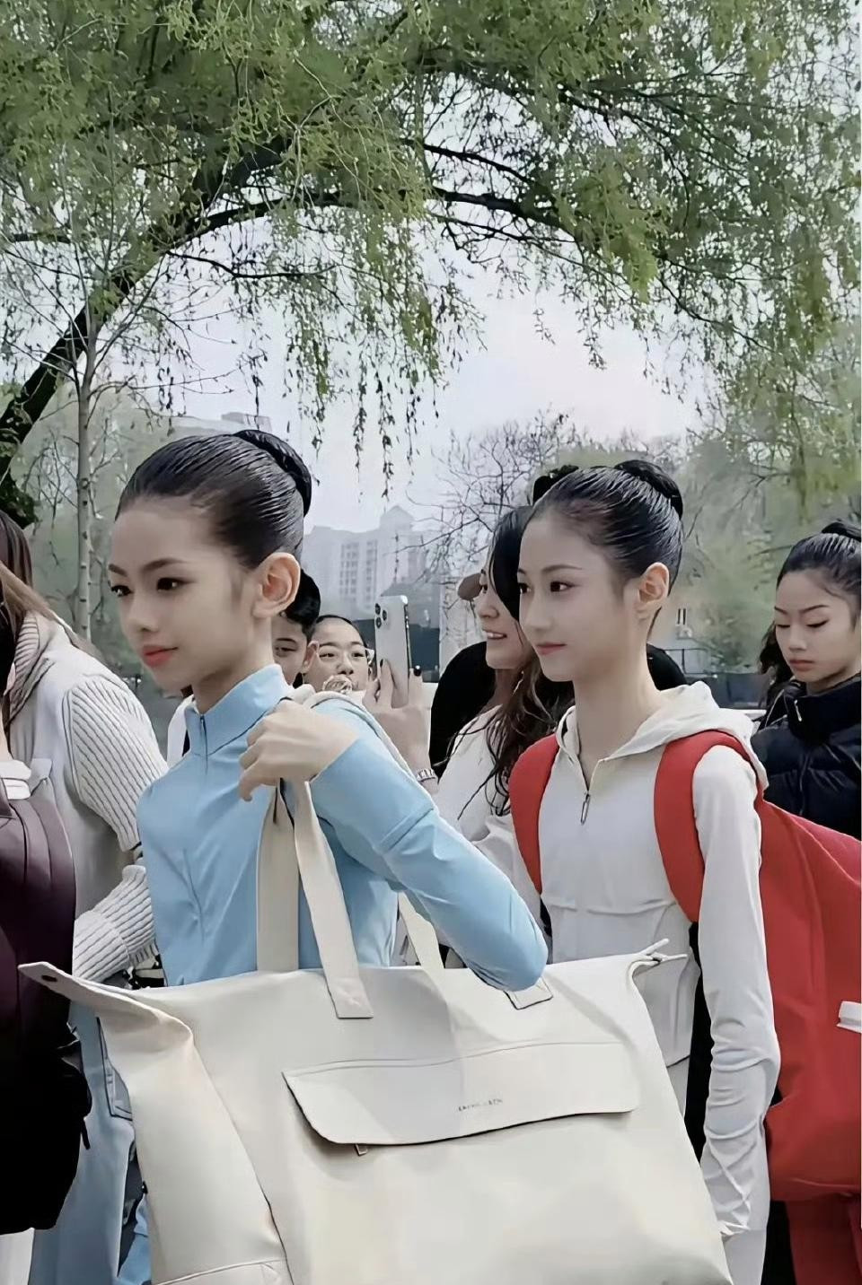 现在北戏新生都美到这么卷了吗？