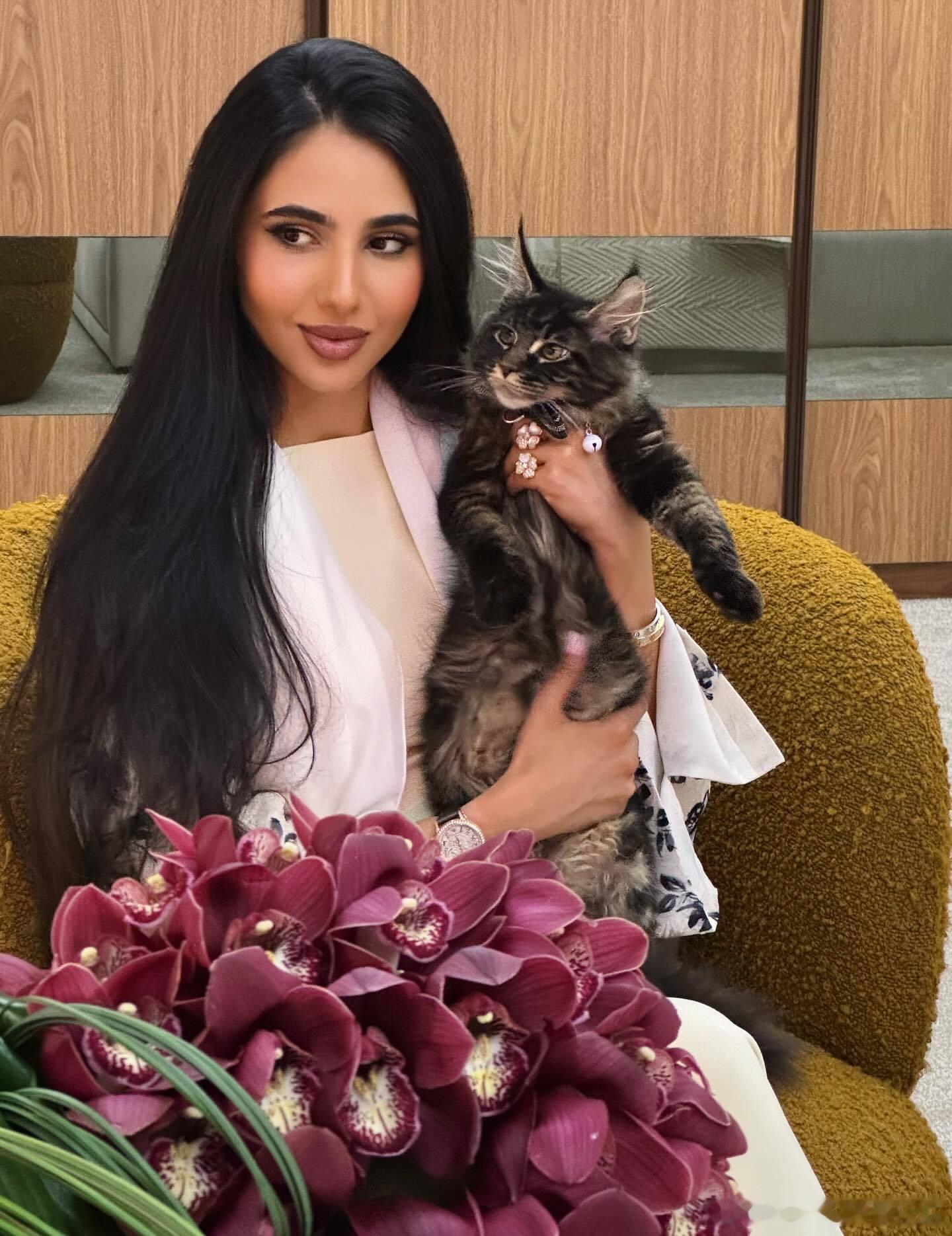 迪拜皇室苦瓜的私生女哈雅来上海旅游了。感觉他们那边的人只要一来首先就会直奔上海。