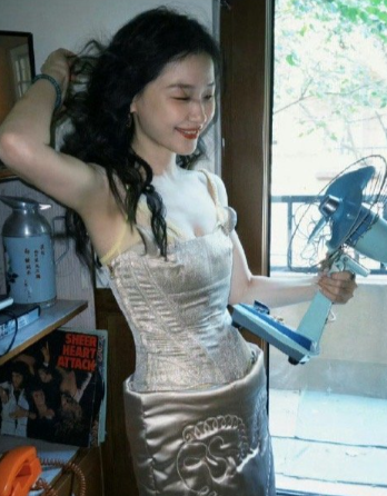 金靖太美了​​​！有一种独特的氛围感​​​