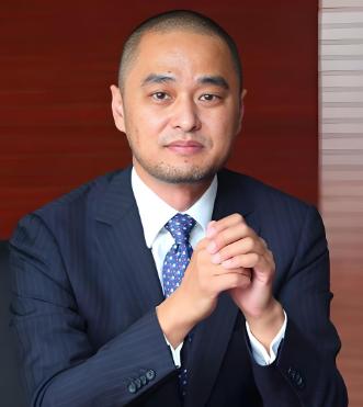 冯唐说：“钱，真的很重要。当你有一万块钱时，可暂时告别焦虑了。很多人一听就反