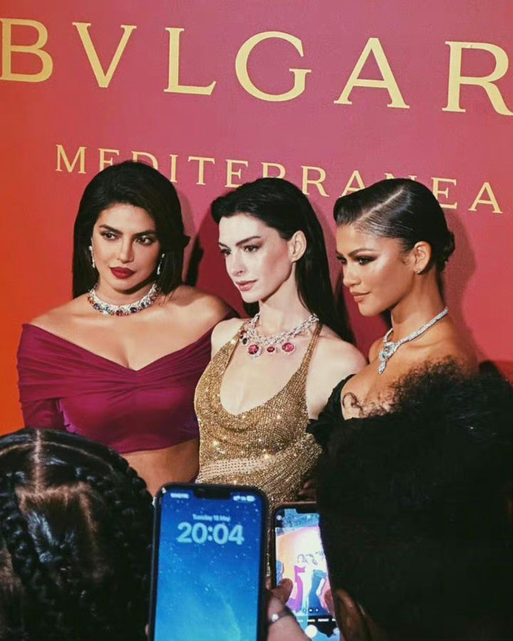 好恐怖面部折叠度是一种种族天赋….