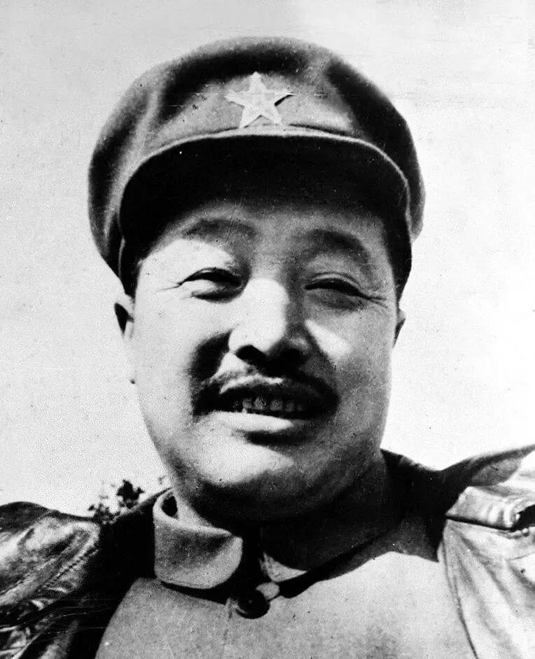 独特的贺龙十大元帅谁最特殊？应该是贺龙。为什么呢？因为在十大元帅都没有露头，都没