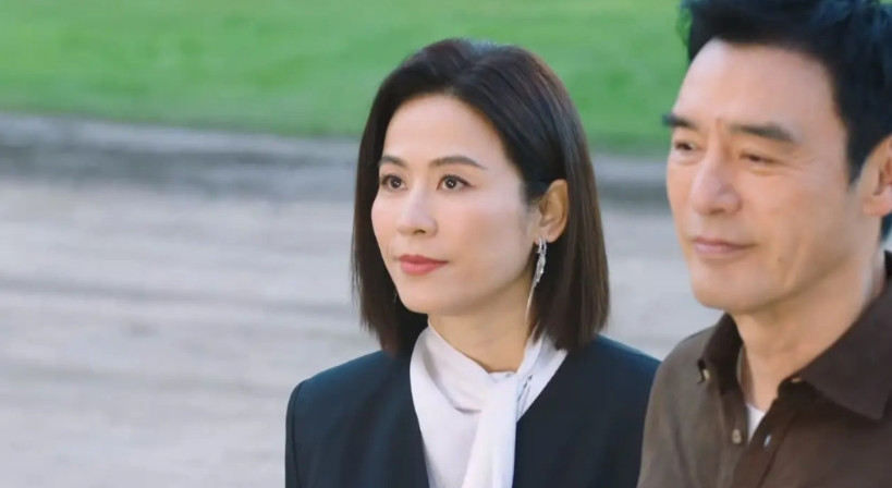 TVB新剧《巨塔之后》开播，宣萱担任女主，看完四集，没想象中好看。典型的开场