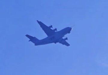 惊喜！新型中型战术运输机（又名Y-30）首飞T型尾翼，直翼+小翼，4倍涡轮螺旋