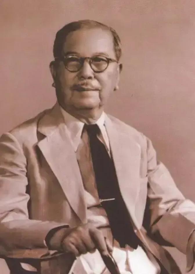 1940年，陈嘉庚到延安访问，毛主席主动提出带他参观枣园，没想到他却拒绝了，还直接说：“我今天是来吃