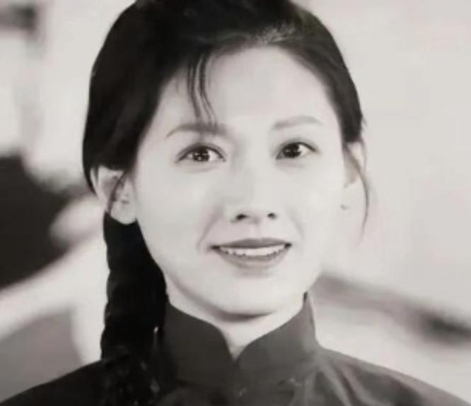1973年，北京知青李广林下乡插队期间，与本村姑娘张秀芹互生情愫、私定终身，意外
