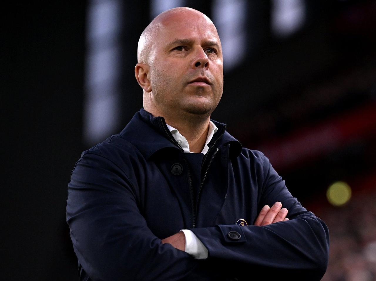 【不觉得有更多压力】被水晶宫淘汰出英联杯后，斯洛特表示：“压力？我不觉得会有更多