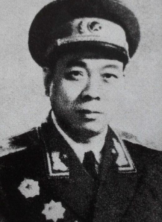 1979年，前敌的总指挥吴忠被免职，许世友：南集团部队仍由你指挥谁都没想到