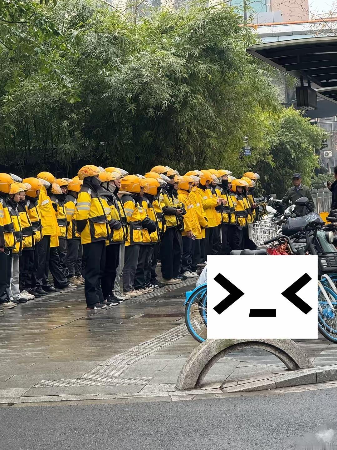 宁波商户集体“断联”平台，本以为要凉，结果却火到限流！​​餐饮圈刚掀完桌子，社