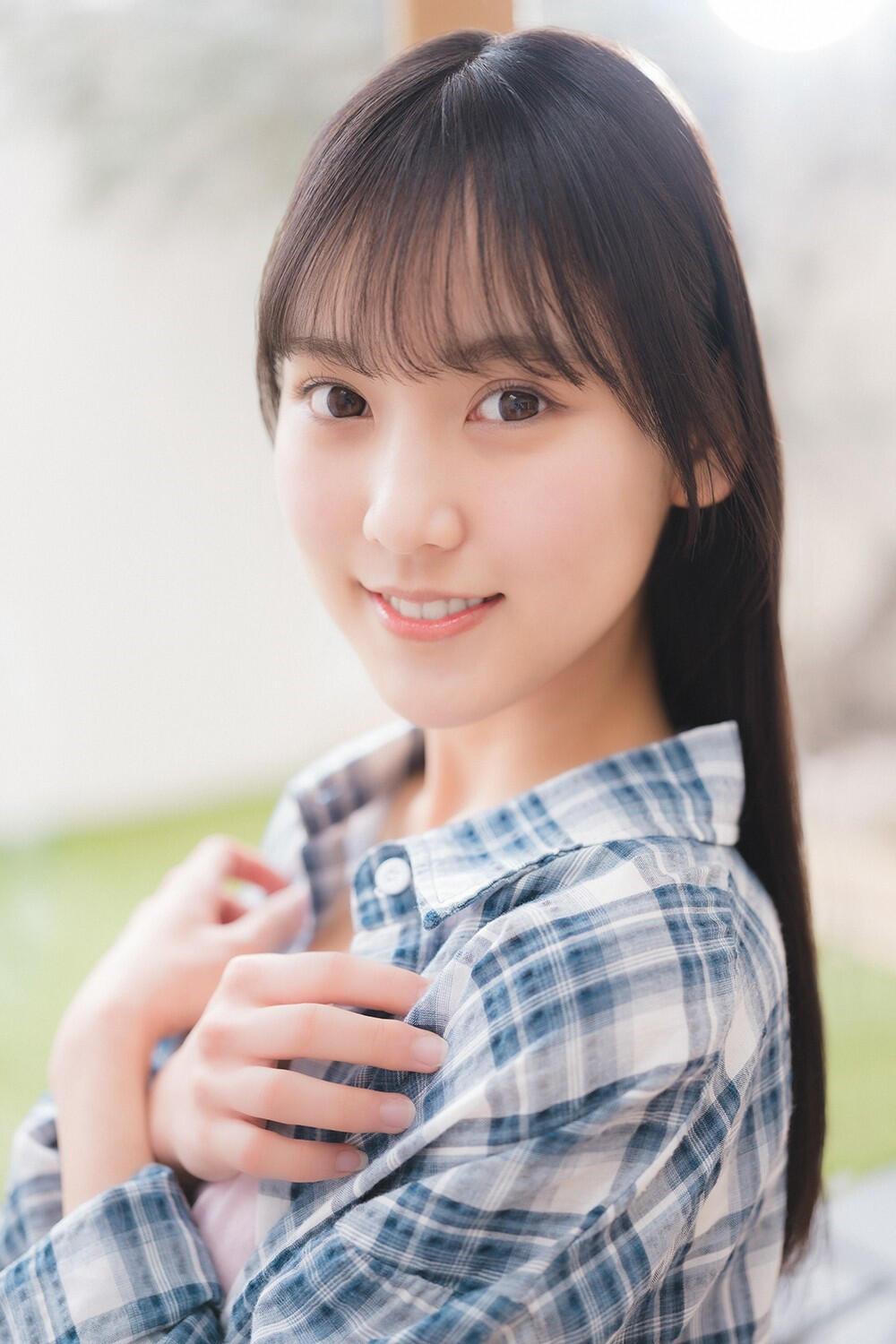 阳光下的微笑女孩，清新自然，元气满满！美少女少女感笑容少女感微笑女孩少女的