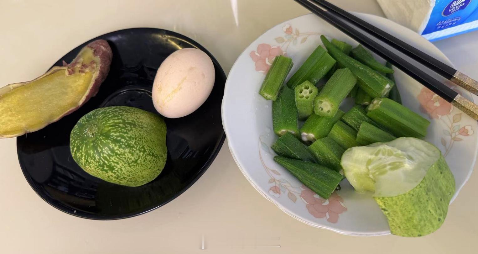 越喝越渴，为什么？今天上午有点奇怪，身体感觉一切正常，喝了很多水，但越喝越渴。搜