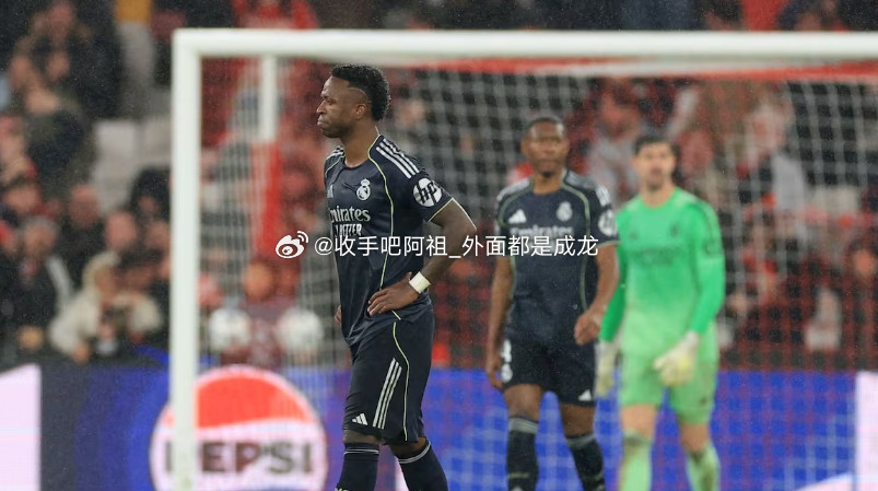 据《阿斯报》报道，未能直接晋级欧冠16强，不仅让皇马在竞技层面面临挑战，更带来了