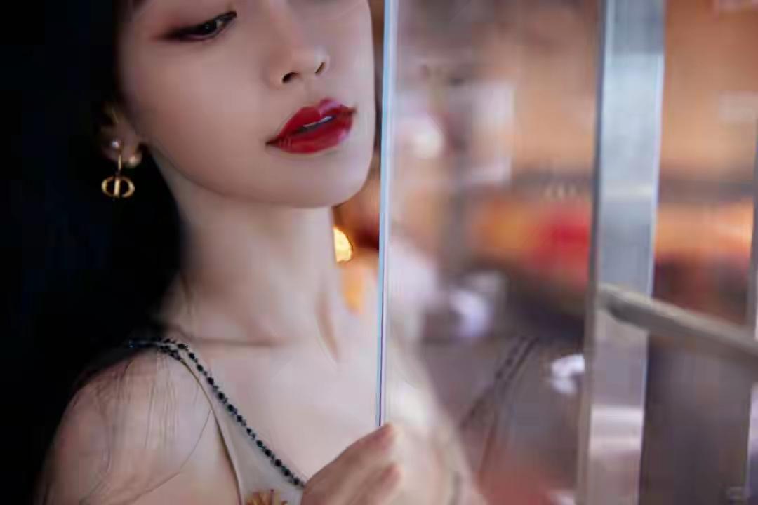 杨颖如何看待现在流行的老年大学