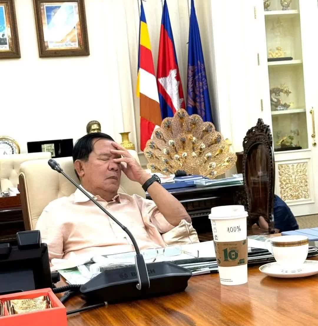 洪森先生在美国将税率从49%降至19%后分享了这条动态。洪森父子俩每天分享大