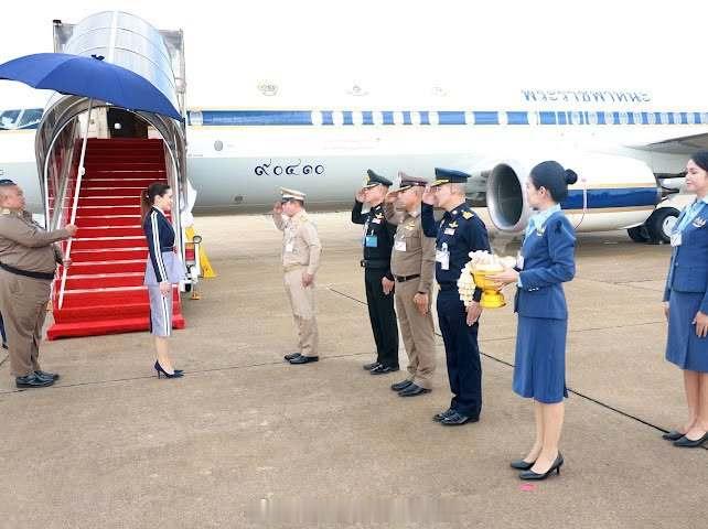 王室王室泰国王室奥拉侬2026年7月15日，奥拉侬小主在那空沙旺府主持第27届