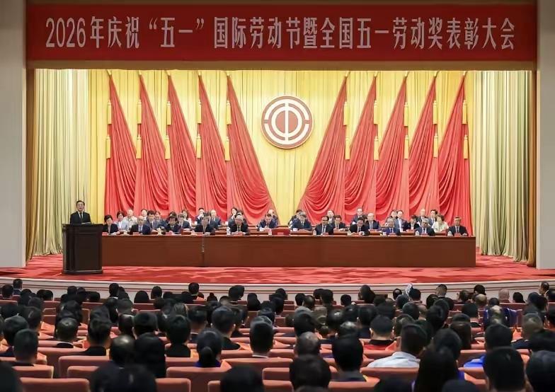 看完今年五一劳模名单，我真的忍不住了！每年五一评劳模，总能戳中大众的情绪点。今