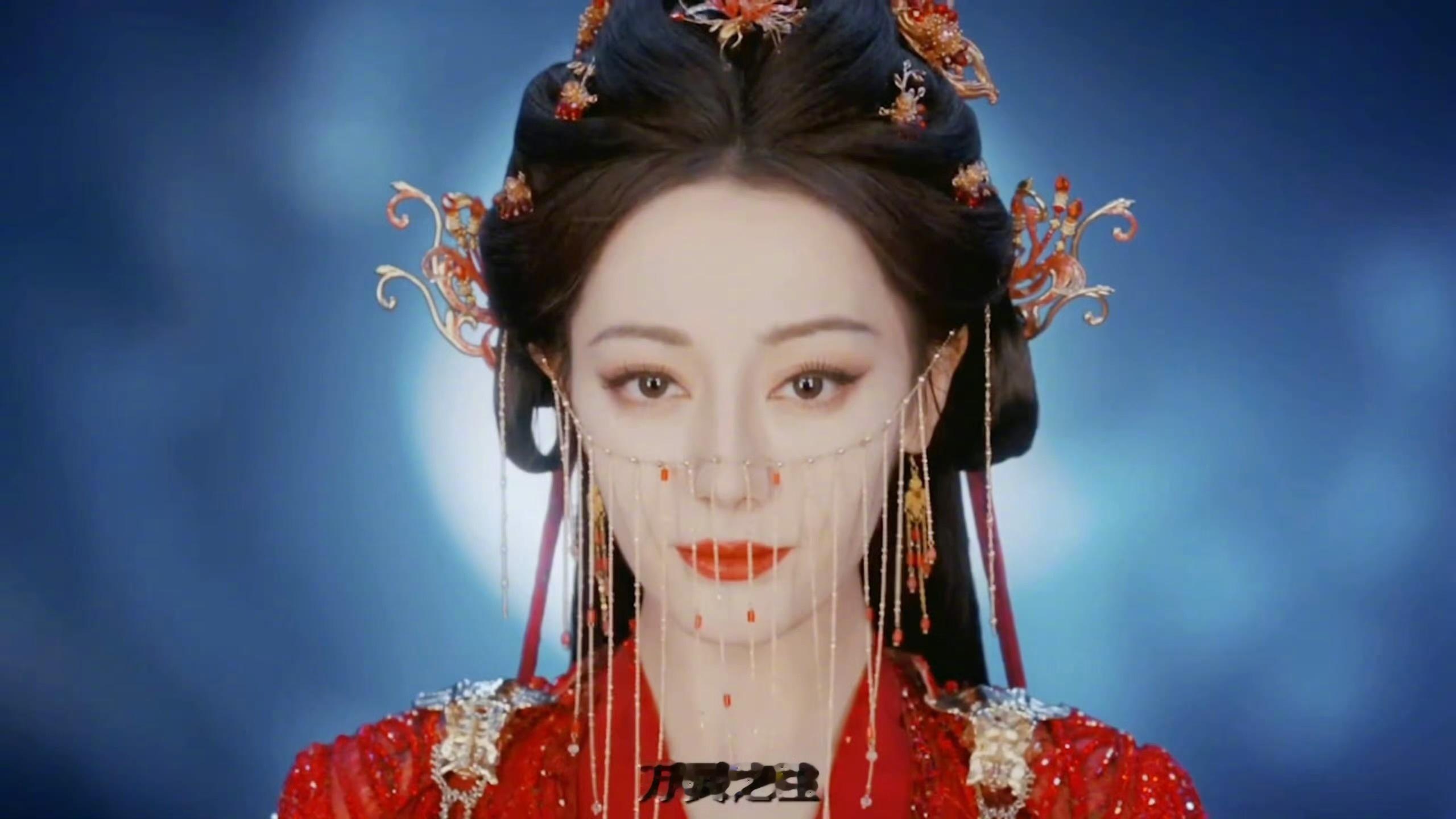 热巴女鬼味太重了，就这个反差爽“拜见万灵之主”迪丽热巴紫瞳​​​