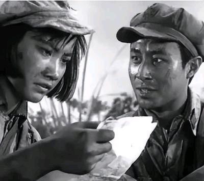 1937年深秋，林梅把染血的布防图塞进地主王学文手里，只说了一句：“送出去，我们