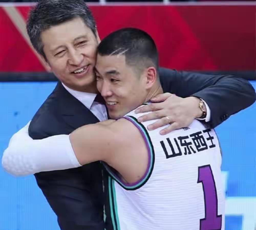 中国男篮最该信任的就是高诗岩高诗岩是最不服输的球员，他在场上的每一