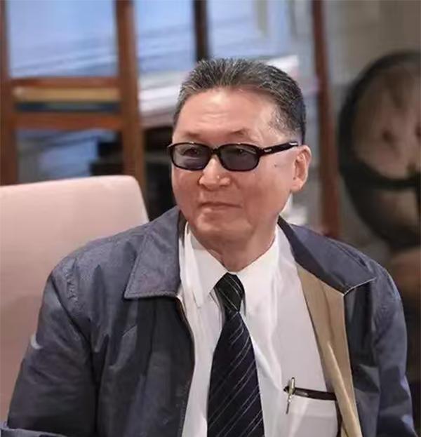 李敖一句话，道破了人性的真相：坐牢期间把房产交给亲妈保管，千叮万嘱不能动，可弟弟