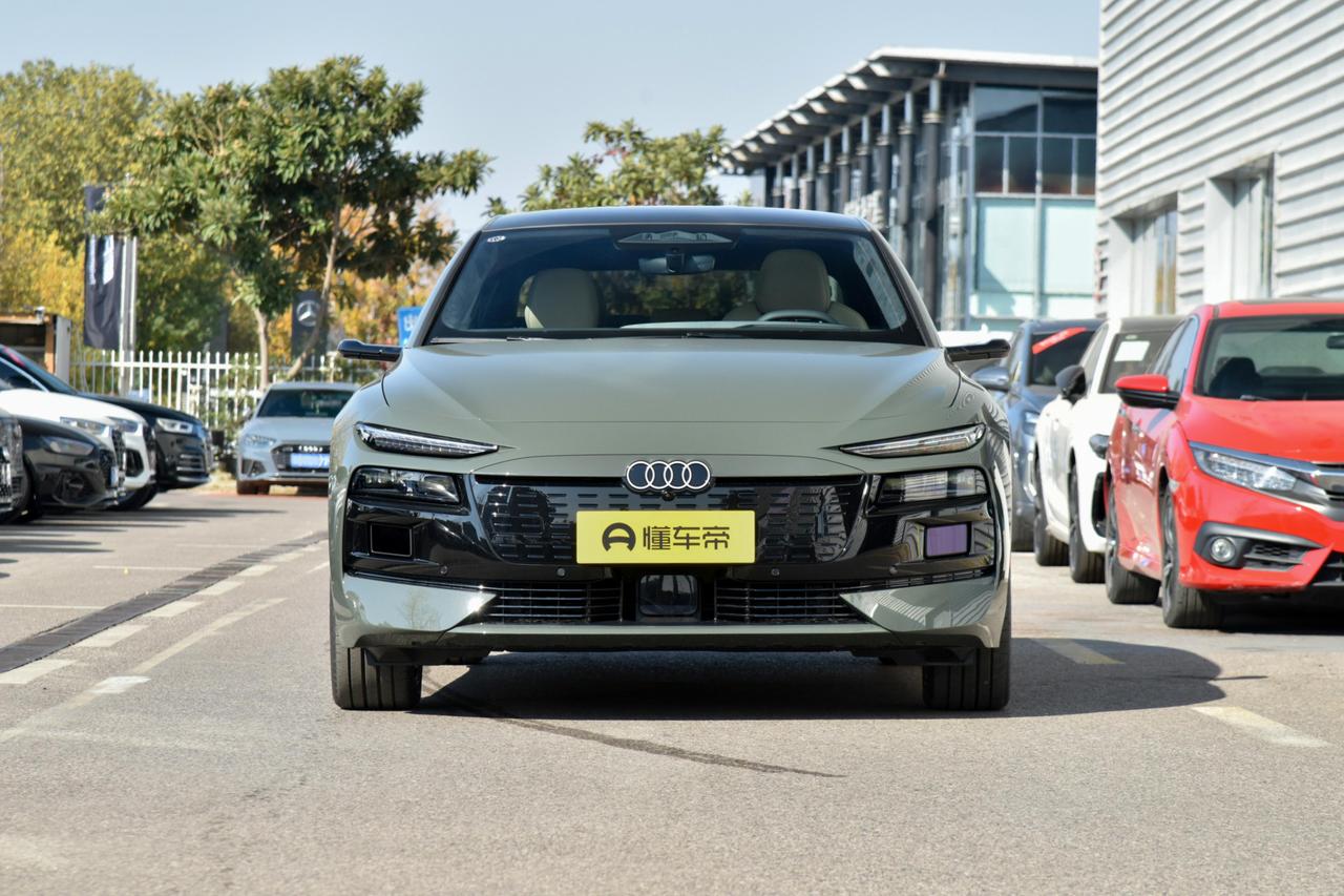3月25日，一汽奥迪A6Le-tron开启预售，共推出4款车型，预售价31.3
