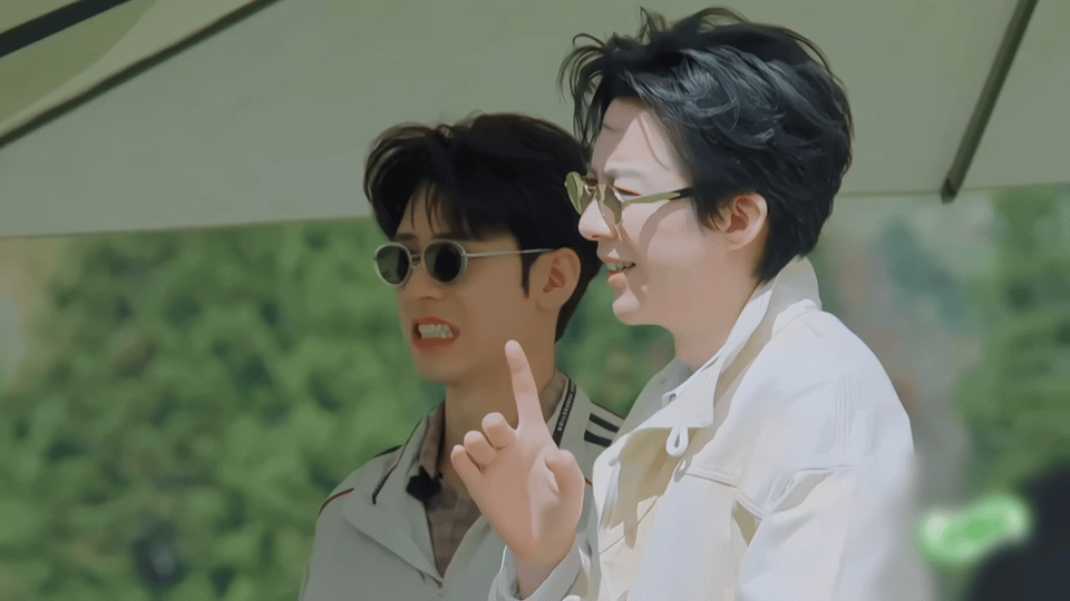 龚俊嫌弃的表情不像演的衣角擦瓶口操作太炸裂！龚俊全程生理性嫌弃，五官都在用力吐
