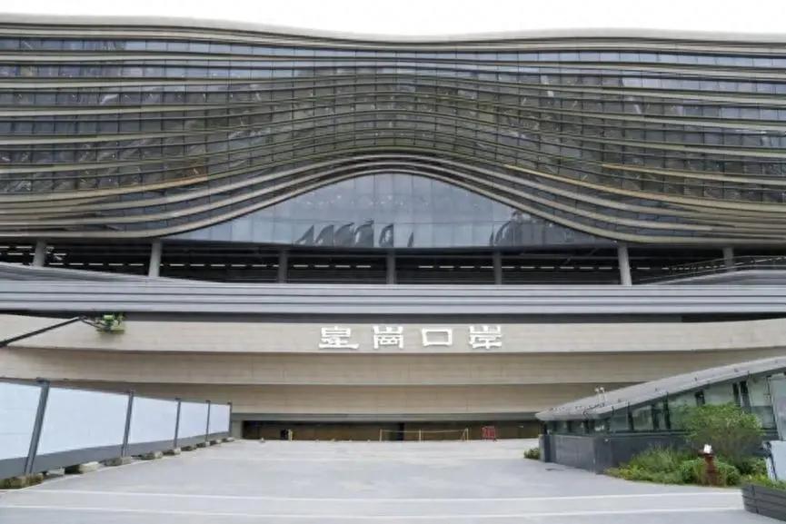 国产替代的一件标志性案例：全世界最大的陆路口岸换用海光国产芯片！10月12日，