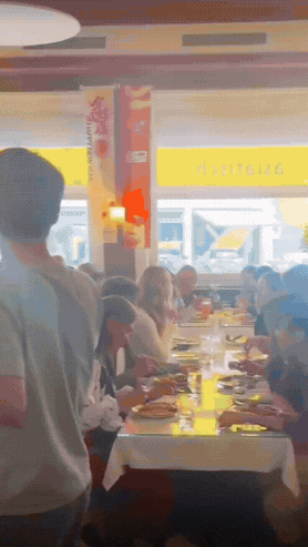 是谁说老外不爱吃中国菜的？信了这个鬼话，感觉自己亏了几个小目标。看看这家国外