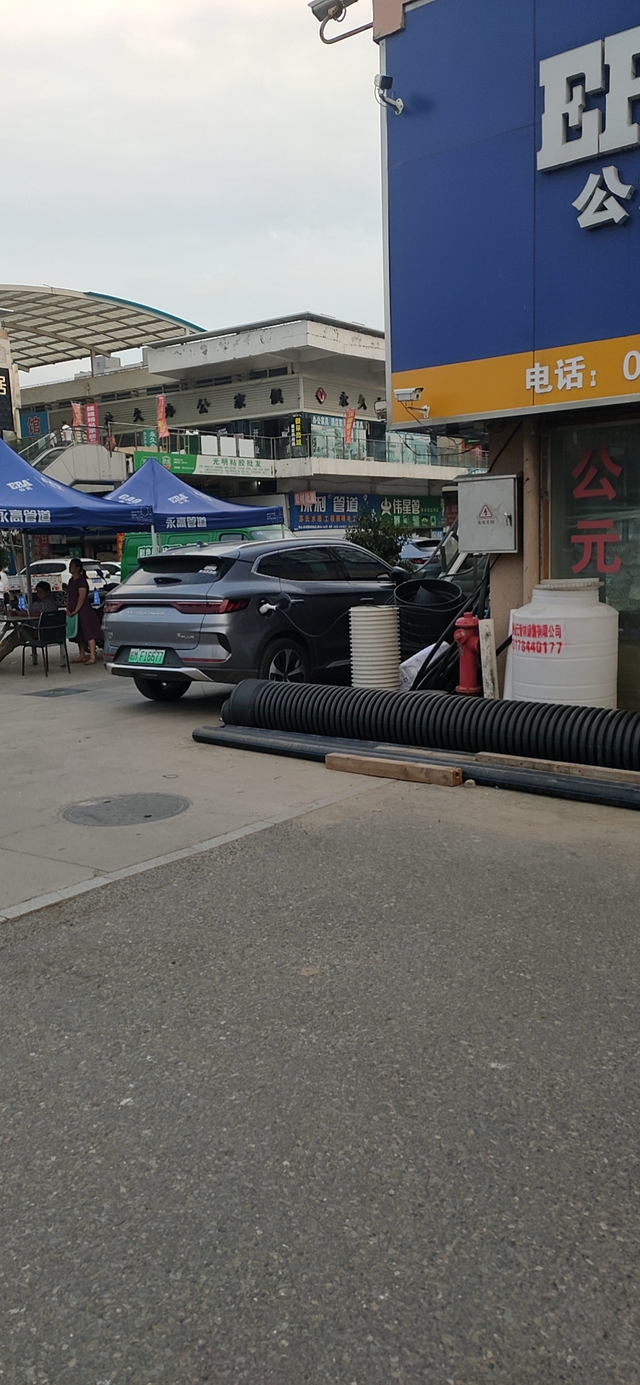 用车两个月感受车提了整整两个月，总共加了1000块钱油，充了600多度电！电