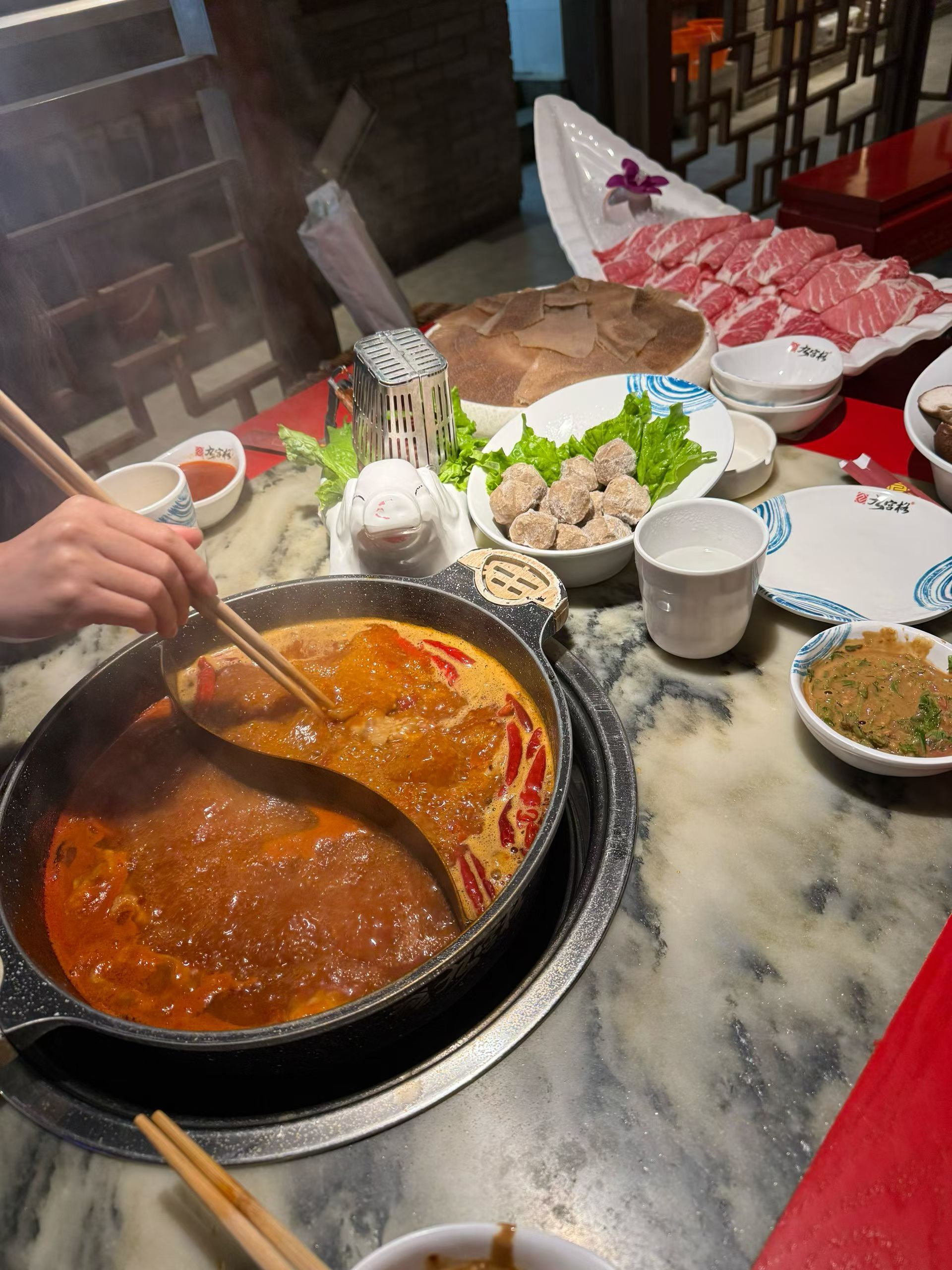 晚上好啊天气冷就适合吃火锅