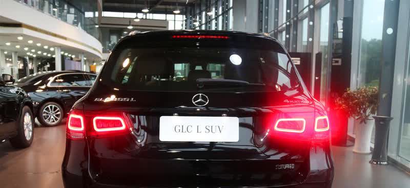 奔驰GLC300到底怎么样？奔驰GLC300作为豪华中型SUV，内饰、动