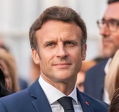 法国总统马克龙今天发文说：“美国、以色列和伊朗之间爆发战争，对国际和平与安全造成