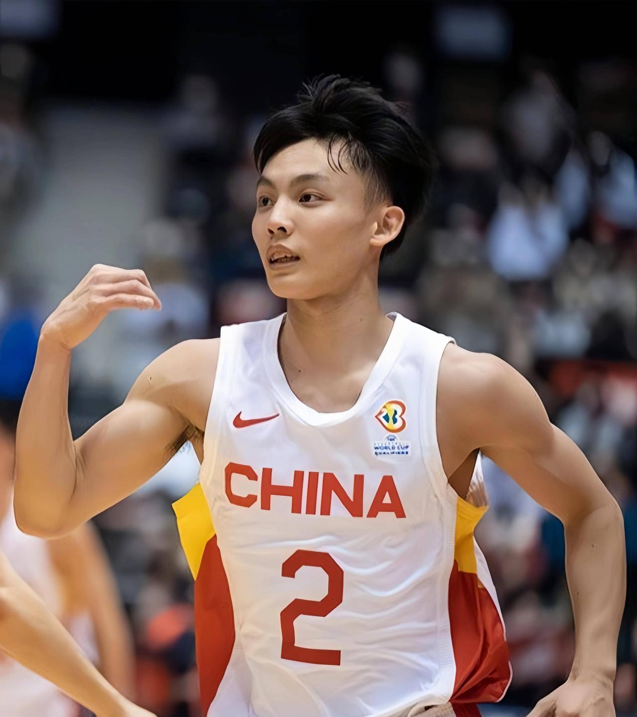 像徐杰这样的矮个子球员，到底要多努力才能获得郭士强的认可？4场俱乐部杯赛，场均