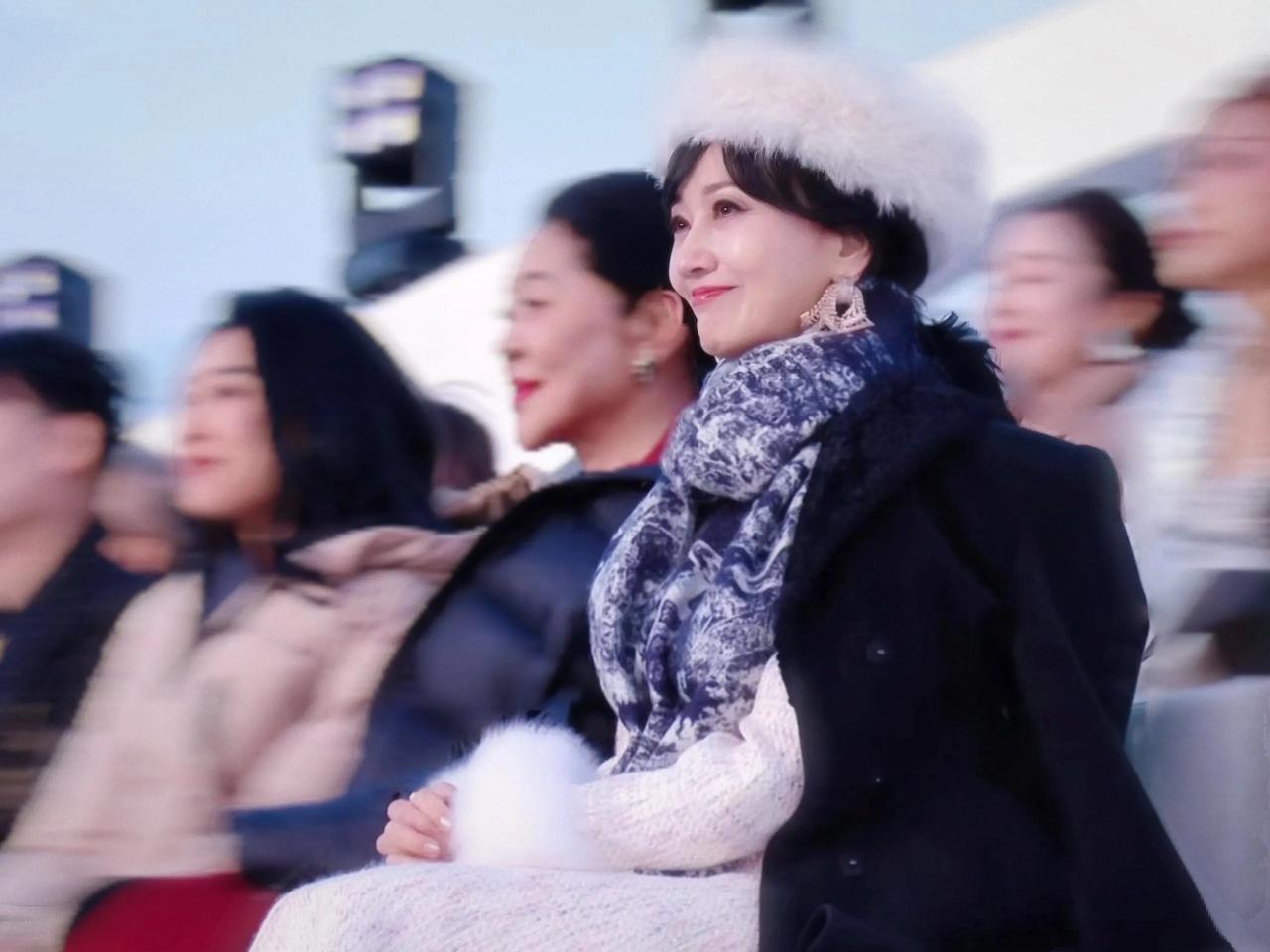 太扛镜头了，真就美得不知天地为何物70+的年龄美成这样，前无古人后无来者岁月