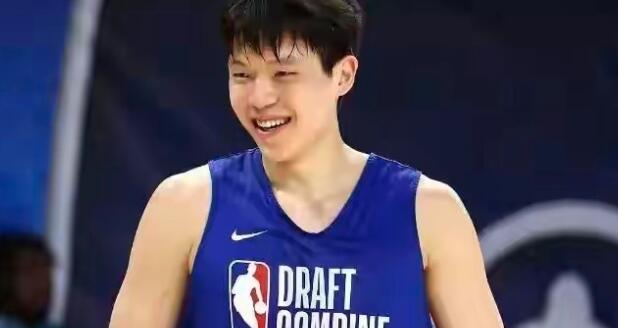 男篮目前具有世界级只有两名，准世界级有三名，巧合的都是4.5号位，世界级的两位，