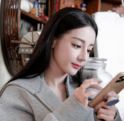 入夜的晚风和有点惬意的蓝色夏天