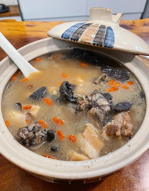 湖南长沙，这家湘菜大师主理的湘菜馆好吃吗？韩大师湘菜工作室美食推荐：1、墨