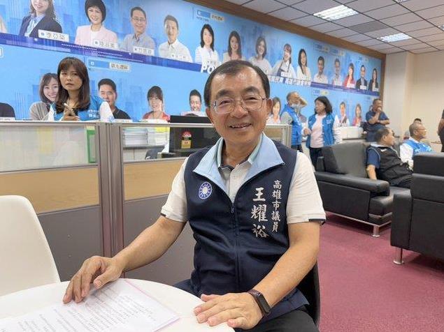 国民党议员：选前改规则　郑丽文吃闷亏国民党主席政见会“8场改3场”引发争议，国