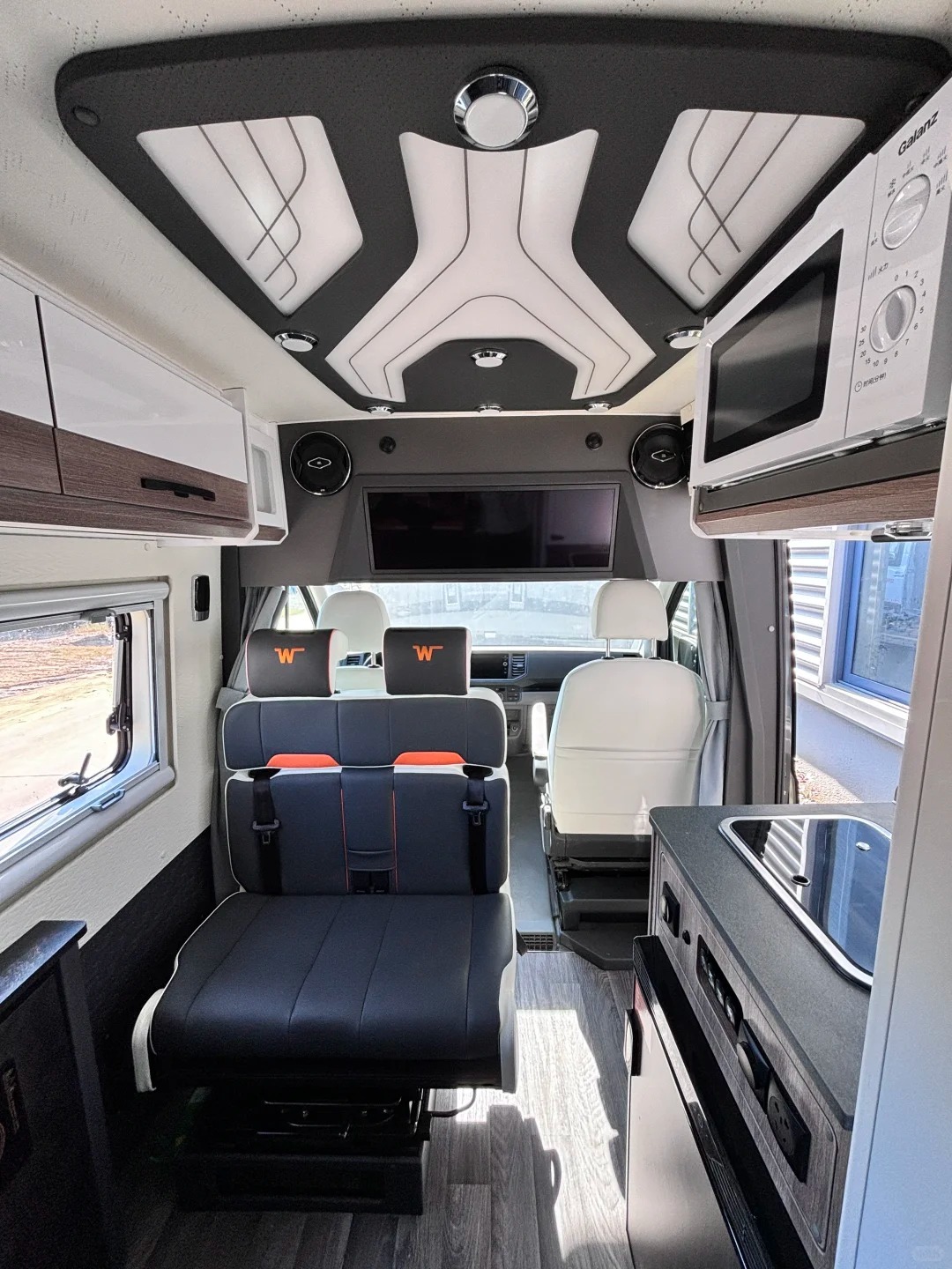 特殊车辆MANTGE底盘国内自改的房车，这种进口底盘的房车，最好买纯原装进口