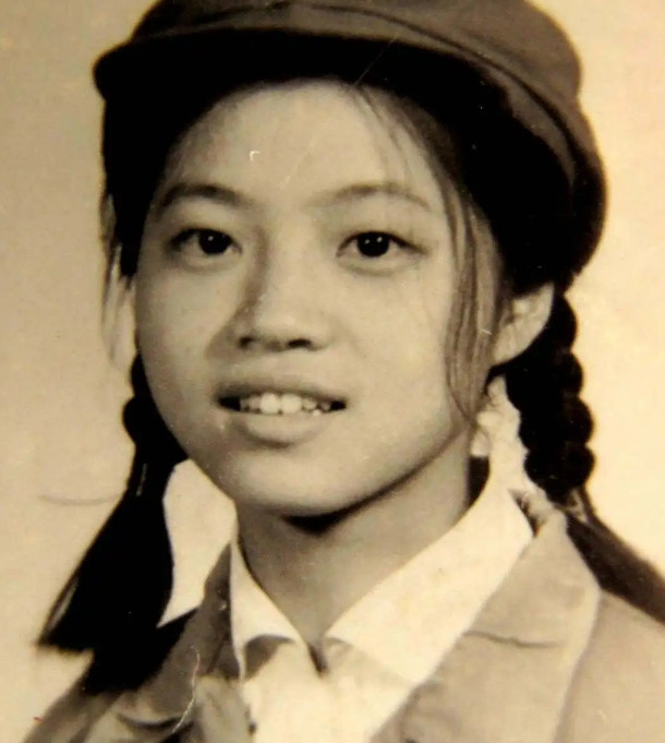 1969年，21岁的女知青廖晓东，嫁给了一贫如洗的老光棍。新婚夜，廖晓东一脸娇羞